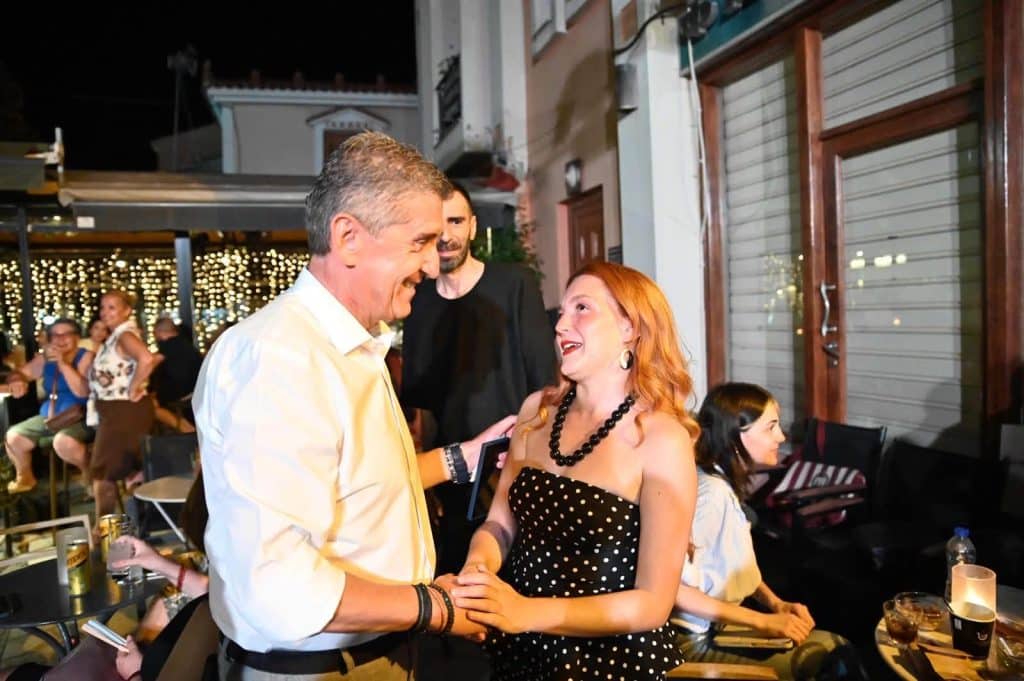 Δείτε δεκάδες φωτό: Ακρως επιτυχημένη η 2η νύχτα εμπορίου στην Κάτω Αχαϊα - Το αδιαχώρητο στην πόλη