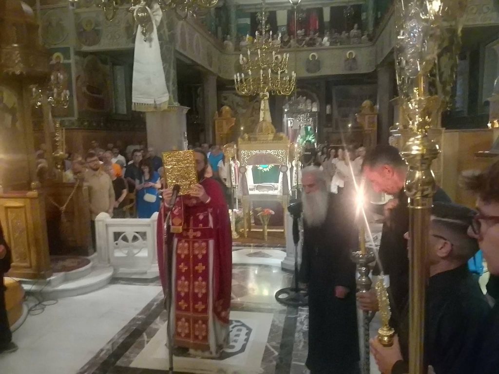 Ιερά αγρυπνία στον κατάμεστο Ι.Ν. Αγίας Τριάδας Πατρών