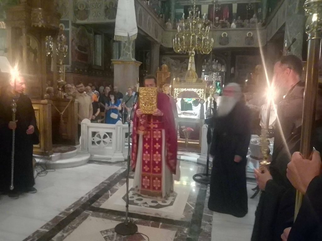 Ιερά αγρυπνία στον κατάμεστο Ι.Ν. Αγίας Τριάδας Πατρών
