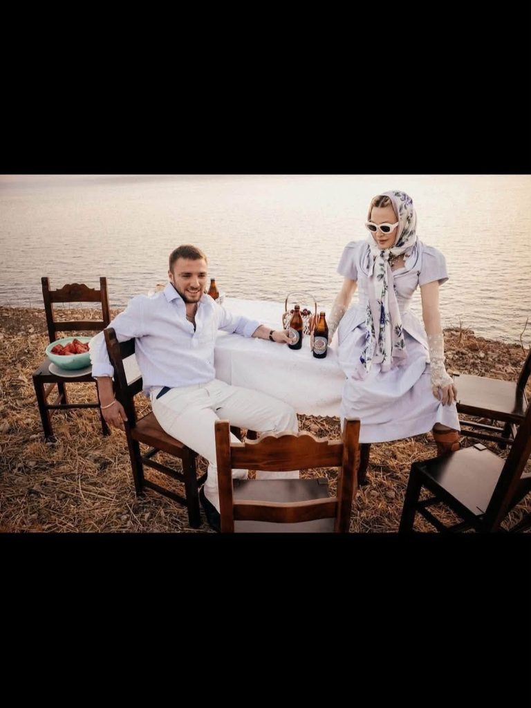 H Madonna επέλεξε Πατρινή μπύρα στην Πάτμο! Χωρίς φυσικά να πληρωθεί για "διαφήμιση"! Δείτε τι έγραψε για την μπύρα