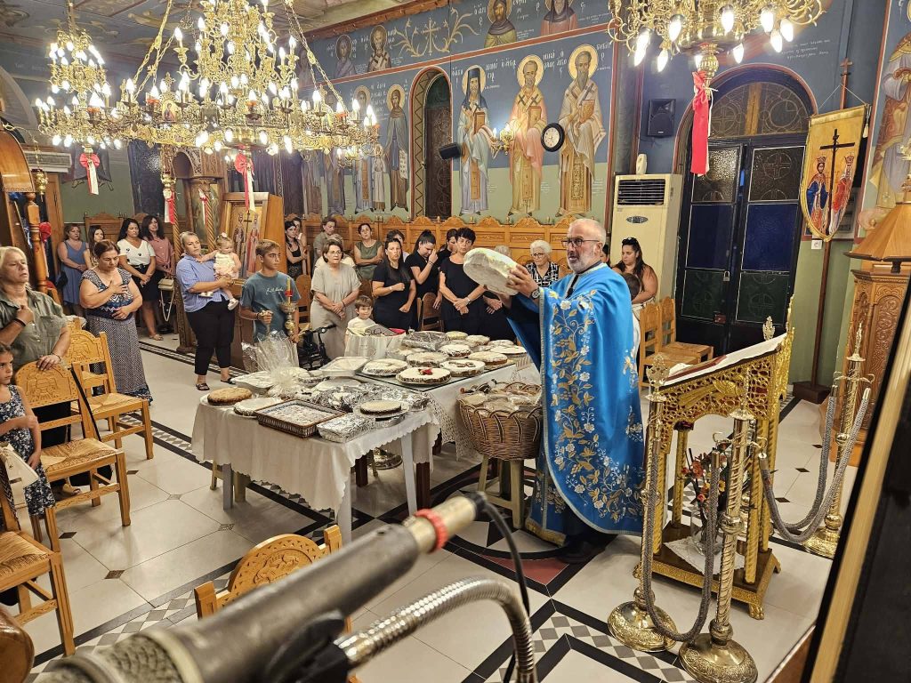 Δείτε φωτό: Η Βουπρασία γιόρτασε τον Αγιο Φανούριο