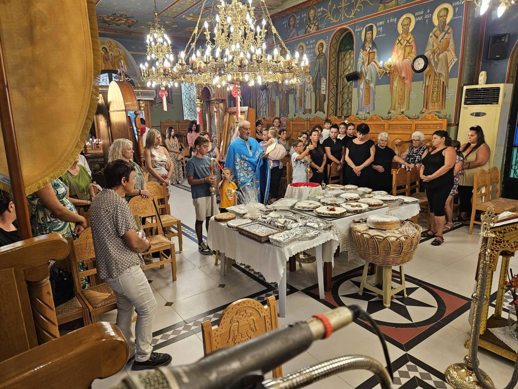 Δείτε φωτό: Η Βουπρασία γιόρτασε τον Αγιο Φανούριο Δείτε φωτό: Η Βουπρασία γιόρτασε τον Αγιο Φανούριο