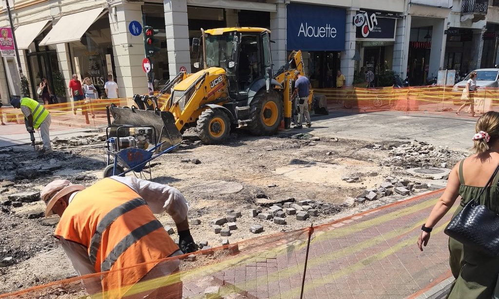 Πάτρα: Τι λέει ο αντιδήμαρχος Αποστόλης Αγγελής για τα έργα στην οδό Ερμού που ξεκίνησαν ξαφνικά