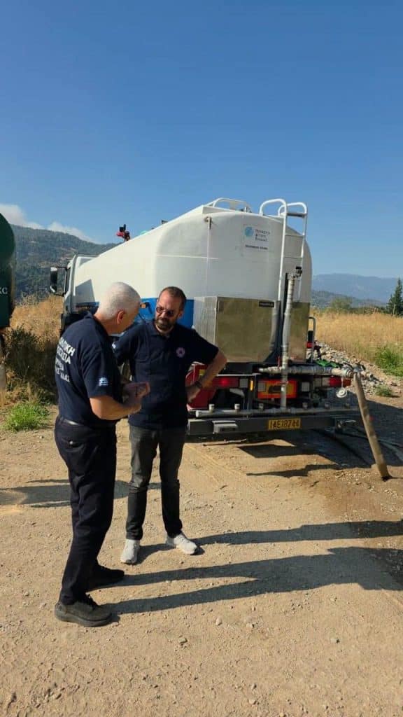 Αχαϊα: Στο μέτωπο των πυρκαγιών ο Περιφερειάρχης Νεκτάριος Φαρμάκης - φωτο