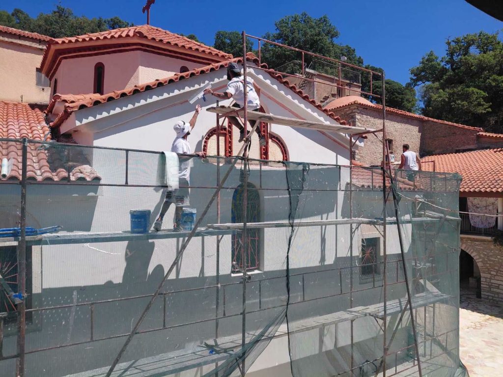 Ιερά ΜΟνή Ομπλού: εργασίες ανακαίνισης και συντήρησης της στέγης και της εξωτερικής τοιχοποϊίας - φωτο