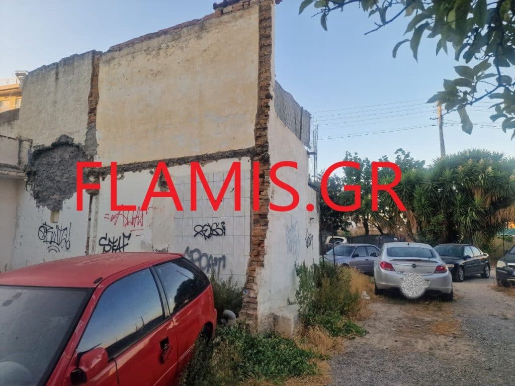 "Τα βρήκαν" Δήμος Πατρέων και ιδιοκτήτης: «Πέφτει» το σπίτι στη Ναυαρίνου και συνδέεται Κανακάρη με Βενιζέλου