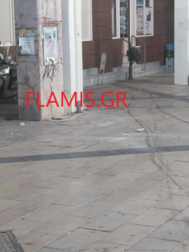 Πάτρα: Από θαύμα δεν θρηνήσαμε θύμα στην Πλ. Γεωργίου! Πτώση υλικών δίπλα από super market και πιάτσα ταξί - φωτο Πάτρα: Από θαύμα δεν θρηνήσαμε θύμα στην Πλ. Γεωργίου! Πτώση υλικών δίπλα από super market και πιάτσα ταξί - φωτο