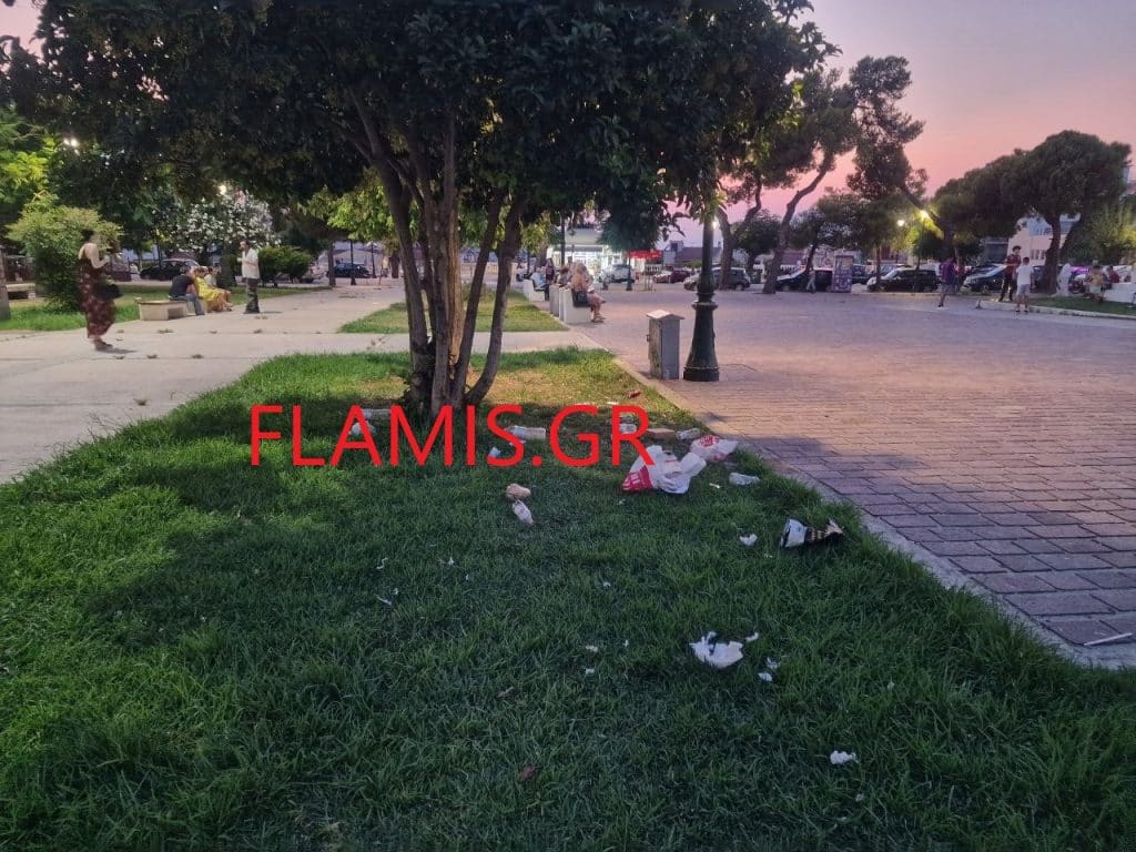 Πάτρα: Εικόνες ντροπής με σκουπίδια στα Ψηλαλώνια! Παράτησαν σακούλες και μπουκάλια... πάνω στο γκαζόν - φωτο