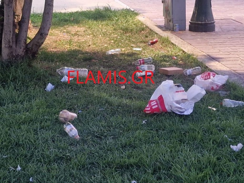Πάτρα: Εικόνες ντροπής με σκουπίδια στα Ψηλαλώνια! Παράτησαν σακούλες και μπουκάλια... πάνω στο γκαζόν - φωτο