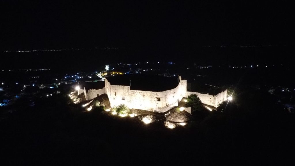 Το εμβληματικό Κάστρο Χλεμούτσι «έλαμψε» ξανά: Πραγματικότητα ένα αίτημα σχεδόν 10 ετών! φωτο