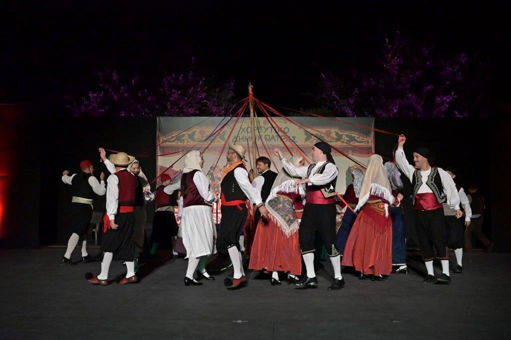 Πάτρα - φωτο: Η ιστορία μέσα από «Χνάρια μνήμης και χορού»
