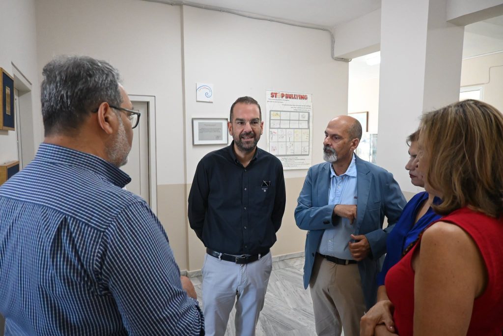 Πάτρα: Το μήνυμα του Νεκτάριου Φαρμάκη από το 12ο Λύκειο Πατρών - φωτο