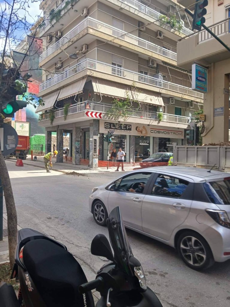 Πάτρα: Εργα στην Κορίνθου, κλειστές κάθετες οδοί αλλα... λειτουργούν τα φανάρια - φωτο