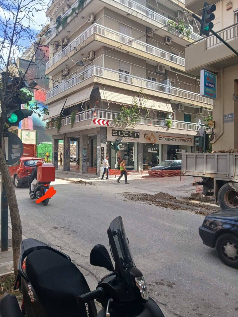 Πάτρα: Εργα στην Κορίνθου, κλειστές κάθετες οδοί αλλα... λειτουργούν τα φανάρια - φωτο