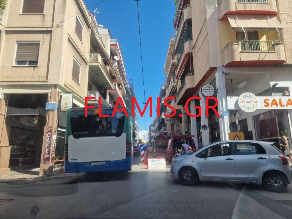 Πάτρα - φωτό και βίντεο: Της κακομοίρας στην οδό Κορίνθου! Μία λωρίδα κυκλοφορίας και απίστευτη κίνηση