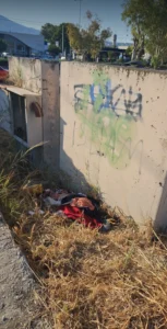 Μια εικόνα που προκαλεί προβληματισμό καταγράφεται στην Παραλία Πατρών: Σκουπίδια παντού... φωτο