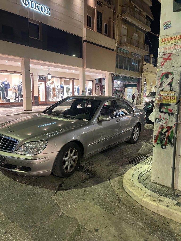 Πάτρα: Δείτε πώς έχει παρκάρει το αυτοκίνητο Πάτρα: Δείτε πώς έχει παρκάρει το αυτοκίνητο