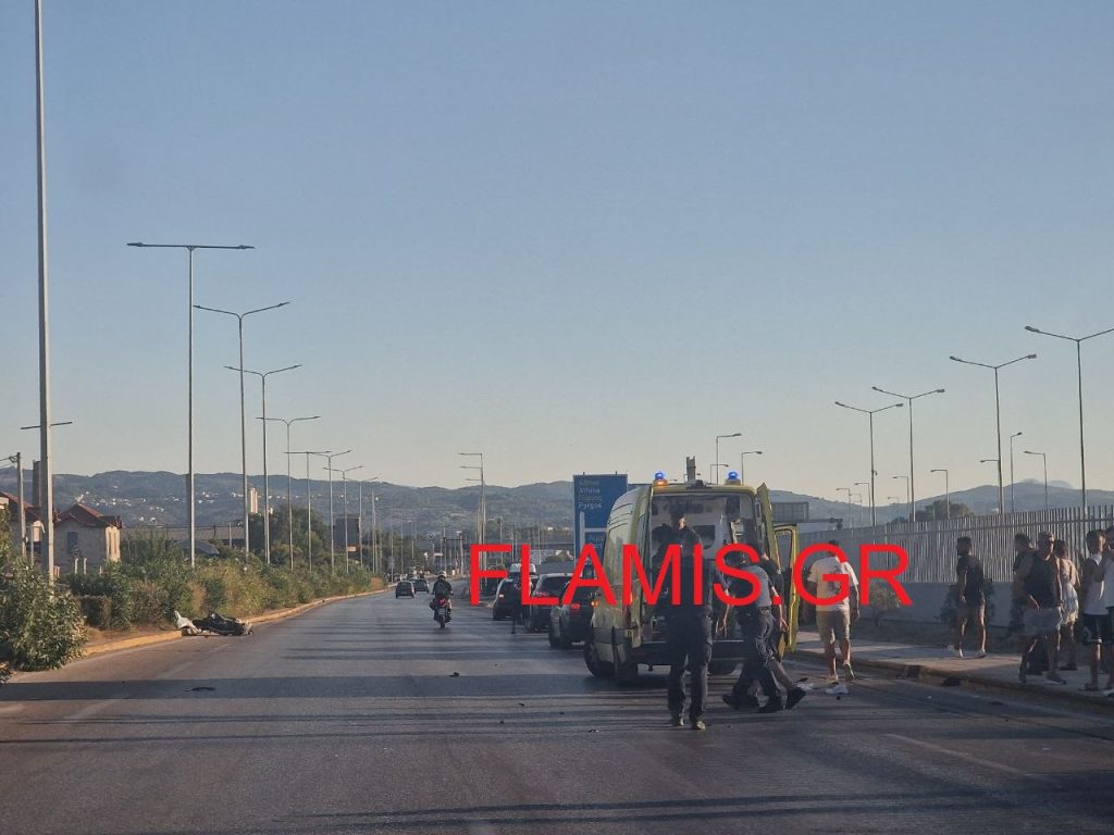 Τροχαίο Σοκ στην Ακτή Δυμαίων - Οδηγός μηχανής καρφώθηκε σε σήμα της τροχαίας - Σε κρίσιμη κατάσταση ο οδηγός - ΦΩΤΟ