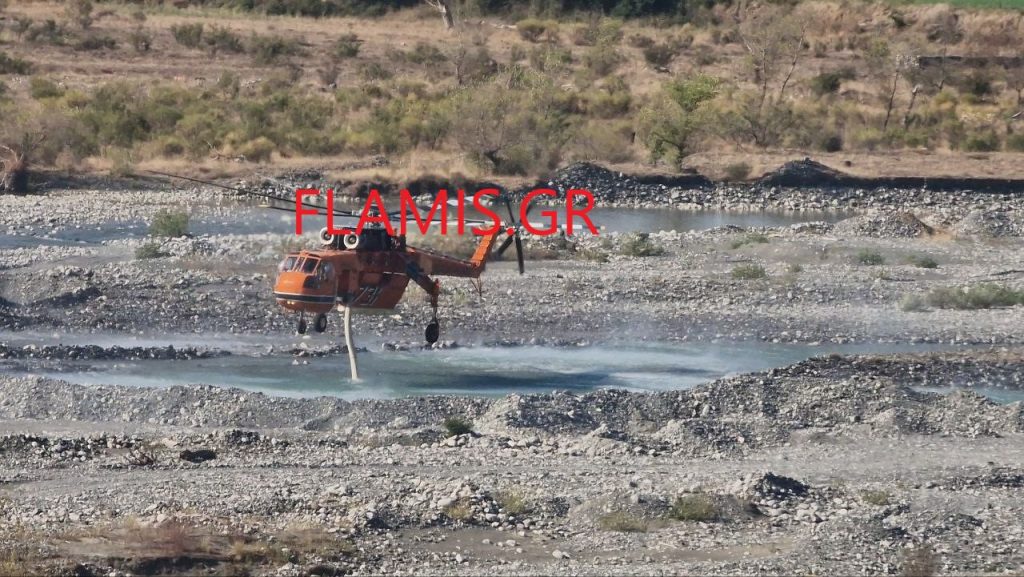 Η μάχη των δασοκομάντος με τις φλόγες στην Κόνιτσα, καλύτερη η εικόνα της πυρκαγιάς