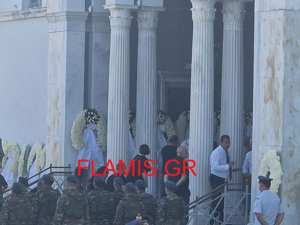 Θρήνος στον Πύργο για τον επισμηναγό Γιάννη Μπλέσιας- Συγλονιστικό βίντεο με το τελευταίο χειροκρότημα για τον ήρωα - Βίντεο και Φωτό