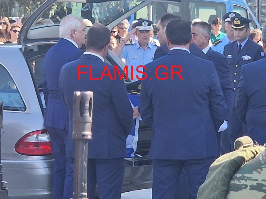 Θρήνος στον Πύργο για τον επισμηναγό Γιάννη Μπλέσιας- Συγλονιστικό βίντεο με το τελευταίο χειροκρότημα για τον ήρωα - Βίντεο και Φωτό