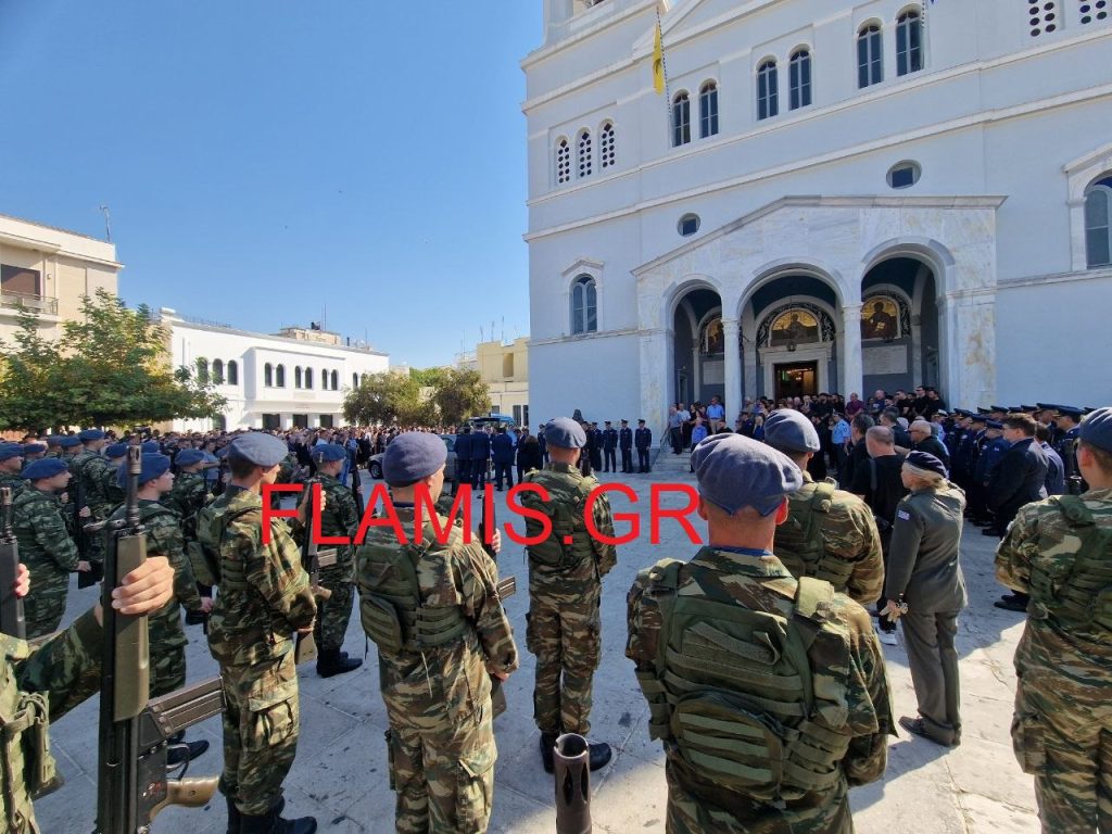 Θρήνος στον Πύργο για τον επισμηναγό Γιάννη Μπλέσιας- Συγλονιστικό βίντεο με το τελευταίο χειροκρότημα για τον ήρωα - Βίντεο και Φωτό