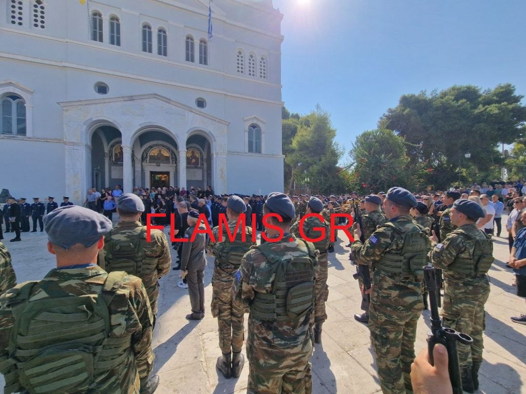 Θρήνος στον Πύργο για τον επισμηναγό Γιάννη Μπλέσιας- Συγλονιστικό βίντεο με το τελευταίο χειροκρότημα για τον ήρωα - Βίντεο και Φωτό