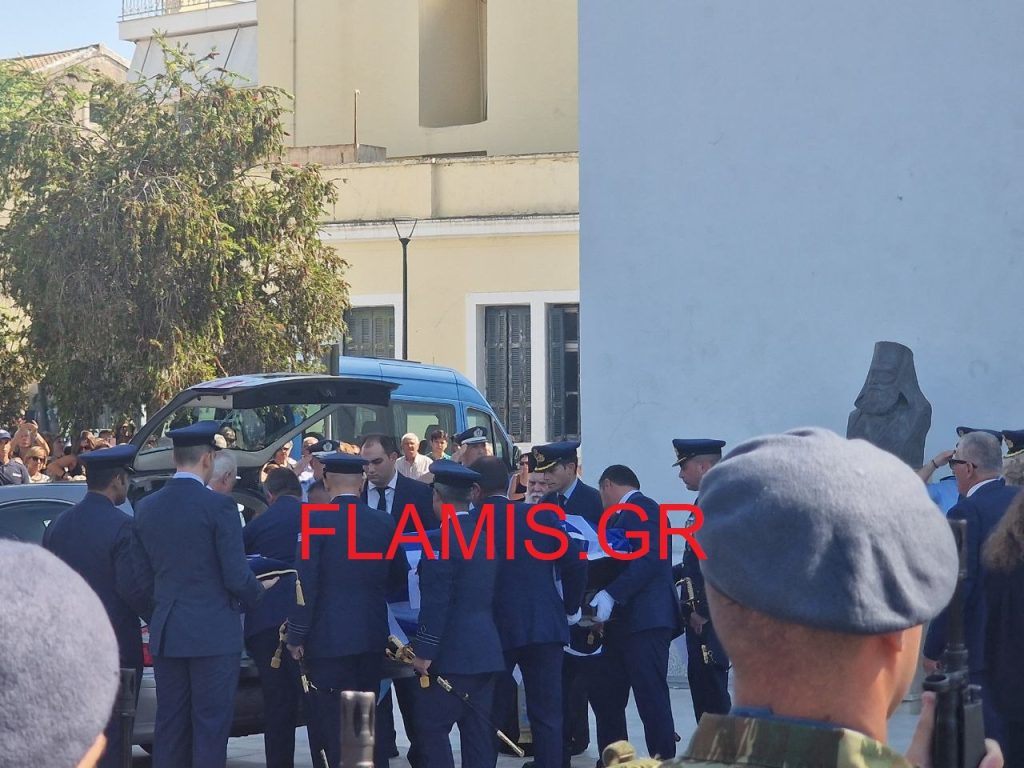Θρήνος στον Πύργο για τον επισμηναγό Γιάννη Μπλέσιας- Συγλονιστικό βίντεο με το τελευταίο χειροκρότημα για τον ήρωα - Βίντεο και Φωτό