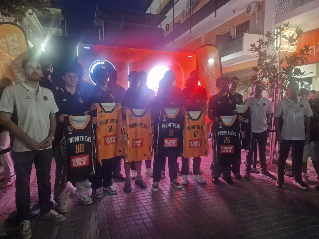 Πάτρα: Δείτε φωτό και βίντεο: Εκλεισε ο πεζόδρομος Μαιζώνος για τα εγκαίνια του Προμηθέα