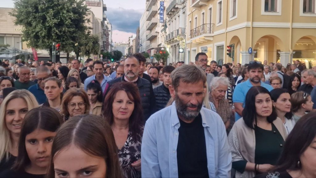 Πάτρα: Χιλιάδες στην λιτανεία για τον Αγιο Ανδρέα - Δεκάδες φωτό και βίντεο