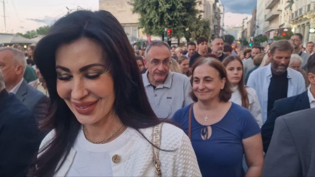Πάτρα: Χιλιάδες στην λιτανεία για τον Αγιο Ανδρέα - Δεκάδες φωτό και βίντεο