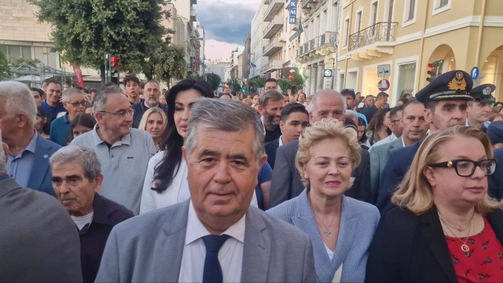 Πάτρα: Χιλιάδες στην λιτανεία για τον Αγιο Ανδρέα - Δεκάδες φωτό και βίντεο