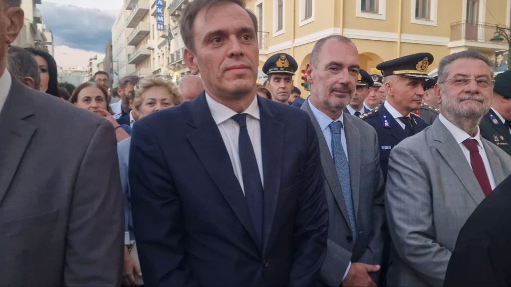 Πάτρα: Χιλιάδες στην λιτανεία για τον Αγιο Ανδρέα - Δεκάδες φωτό και βίντεο