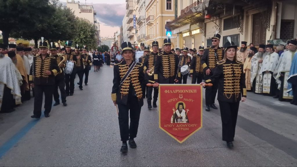 Πάτρα: Χιλιάδες στην λιτανεία για τον Αγιο Ανδρέα - Δεκάδες φωτό και βίντεο