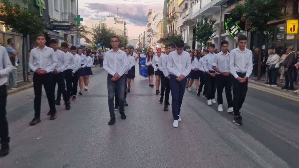 Πάτρα: Χιλιάδες στην λιτανεία για τον Αγιο Ανδρέα - Δεκάδες φωτό και βίντεο