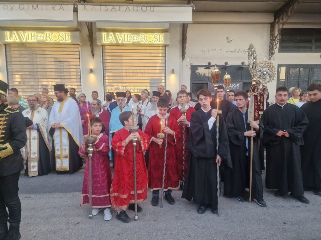 Πάτρα: Χιλιάδες στην λιτανεία για τον Αγιο Ανδρέα - Δεκάδες φωτό και βίντεο