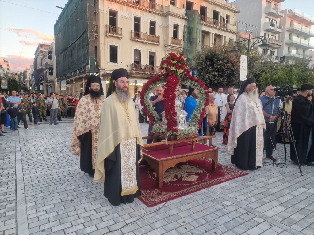 Πάτρα: Χιλιάδες στην λιτανεία για τον Αγιο Ανδρέα - Δεκάδες φωτό και βίντεο