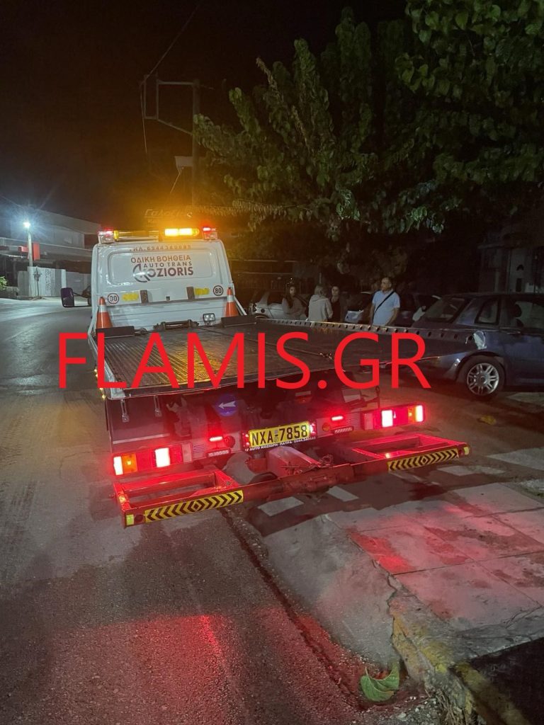 Πάτρα: Παρολίγο μακελειό! ΙΧ μπήκε σε αυλή σπιτιού, ξήλωσε κολώνα, μάντρα και πήρε φωτιά! Νεαρός έσωσε τον οδηγό! φωτο Πάτρα: Παρολίγο μακελειό! ΙΧ μπήκε σε αυλή σπιτιού, ξήλωσε κολώνα, μάντρα και πήρε φωτιά! Νεαρός έσωσε τον οδηγό! φωτο