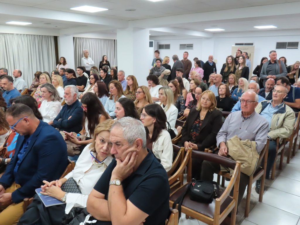 Πάτρα: Η παρουσίαση του νέου βιβλίου της φιλολόγου και συγγραφέως Πηνελόπης Λαμπούση - φωτο