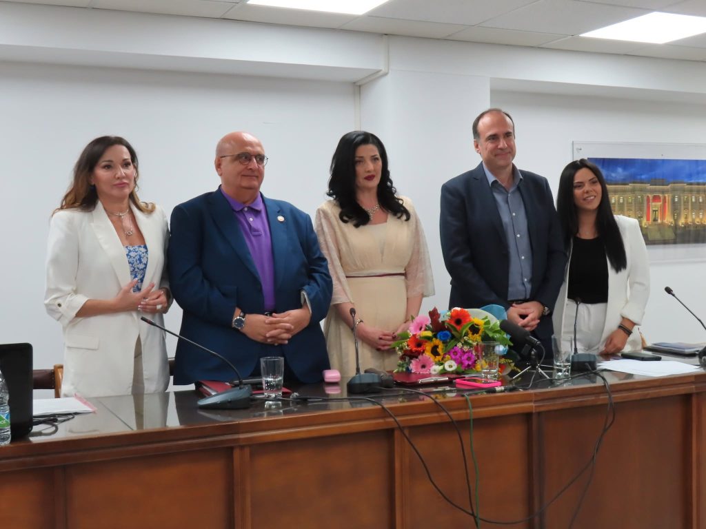 Πάτρα: Η παρουσίαση του νέου βιβλίου της φιλολόγου και συγγραφέως Πηνελόπης Λαμπούση - φωτο