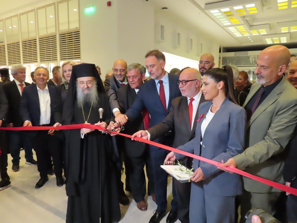 Πάτρα: Εγκαινιάστηκε ένα στολίδι για την πόλη! Το Mercure Patras Astir - O ρόλος της οικογένειας Μεντζελόπουλου - φωτο