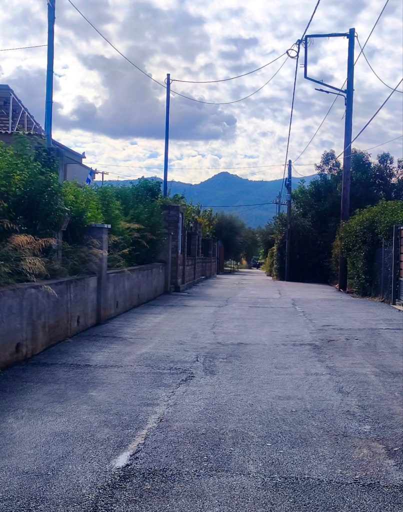 Πάτρα: η οδός Ιπποκράτους στον Ρωμανό ασφαλτοστρώθηκε! Δειτε πώς ήταν πριν
