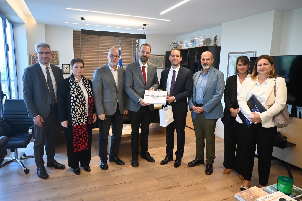 Στην Περιφέρεια με Φαρμάκη - Μπονάνο ο Πρέσβης της Γαλλίας