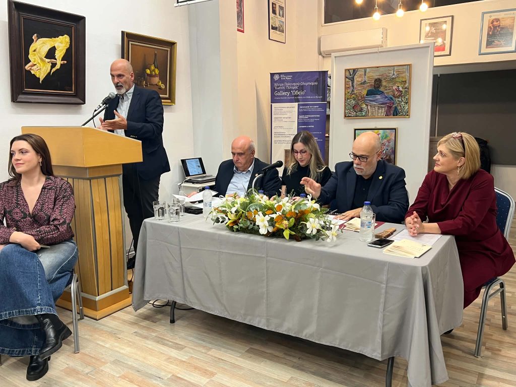 Με μεγάλη ανταπόκριση η παρουσίαση της ποιητικής συλλογής «Δεμένα Πλοία» της Ελένης Βάκρου στην Πάτρα - φωτο