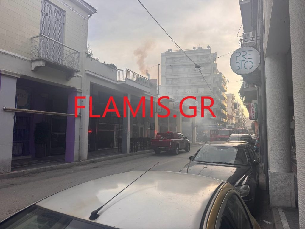 Πάτρα - ΤΩΡΑ: Φωτιά σε ψησταριά της Τριών Ναυάρχων - Βιντεο από τα πρώτα λεπτά