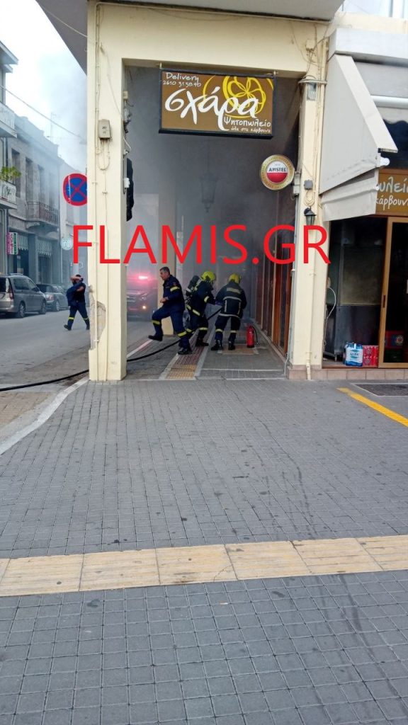 Πάτρα - ΤΩΡΑ: Φωτιά σε ψησταριά της Τριών Ναυάρχων - Βιντεο από τα πρώτα λεπτά