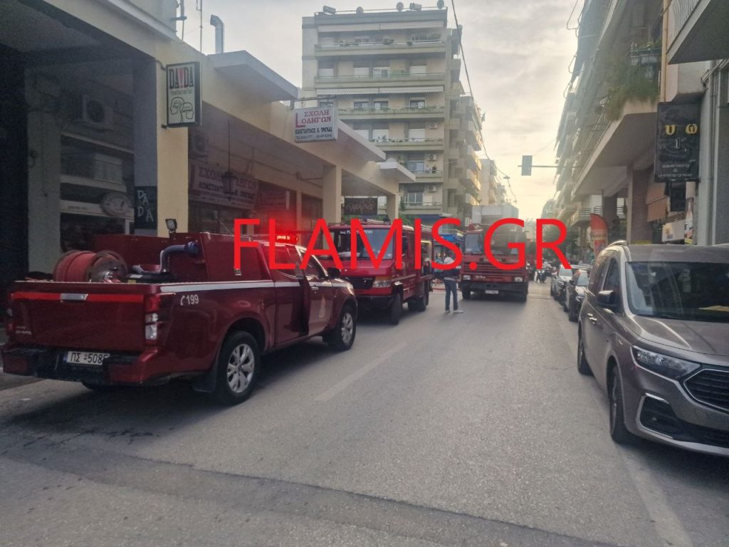 Πάτρα - ΤΩΡΑ: Φωτιά σε ψησταριά της Τριών Ναυάρχων - Βιντεο από τα πρώτα λεπτά
