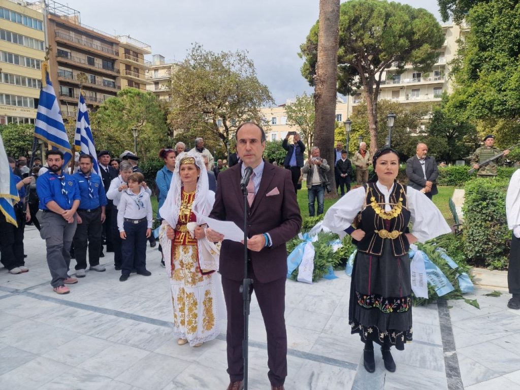 Στην ανακαινισμένη πλ. Όλγας η κατάθεση στεφάνων για το ΟΧΙ - ΦΩΤΟ