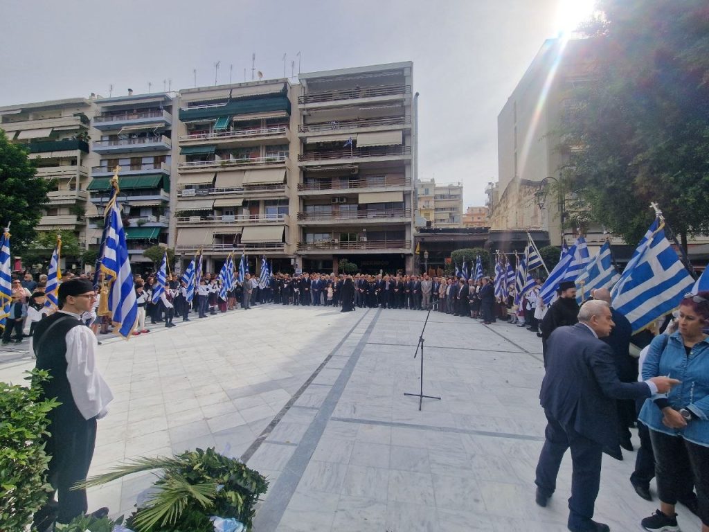 Στην ανακαινισμένη πλ. Όλγας η κατάθεση στεφάνων για το ΟΧΙ - ΦΩΤΟ