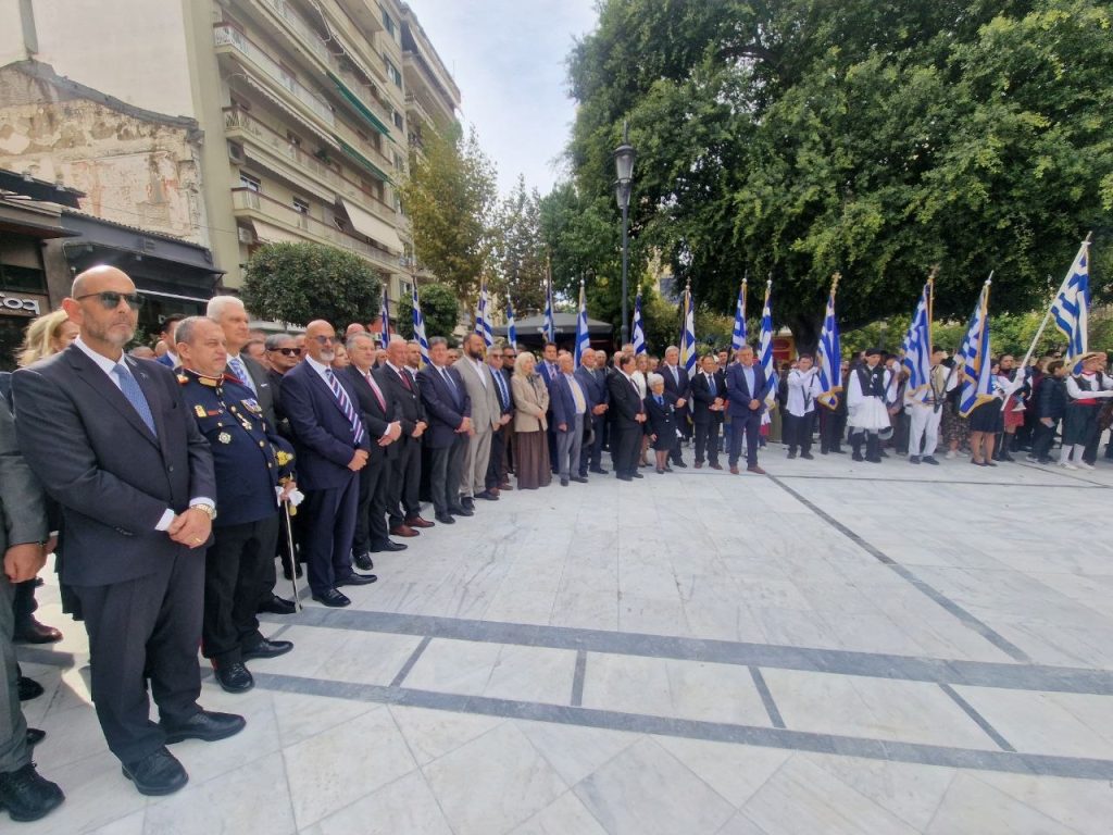 Στην ανακαινισμένη πλ. Όλγας η κατάθεση στεφάνων για το ΟΧΙ - ΦΩΤΟ